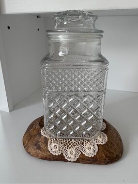 Anchor Hocking Wexford Diamond Cut Apothecary Jar with Lid